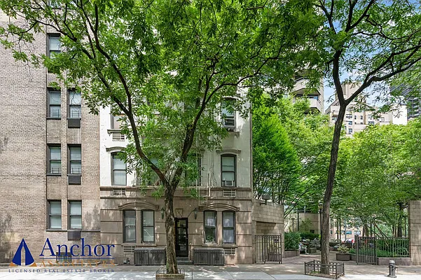 Rented by Anchor Associates | media 7