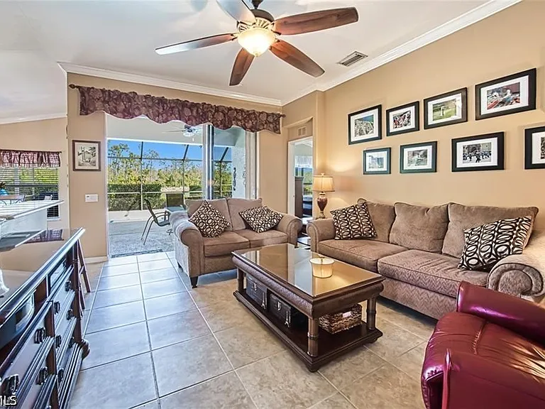 10092 Oakhurst Way — Photo 12