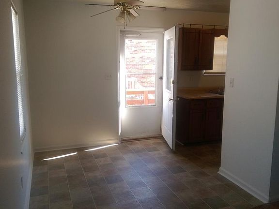 4th image of 378 Elmwood Dr