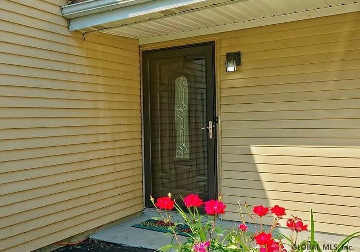 30 Grant Hill Ct — Photo 3