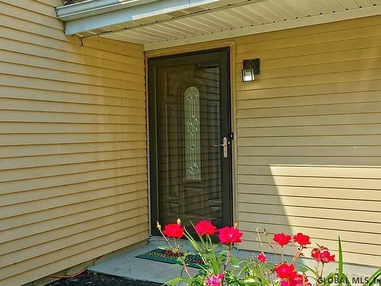 30 Grant Hill Ct — Photo 3