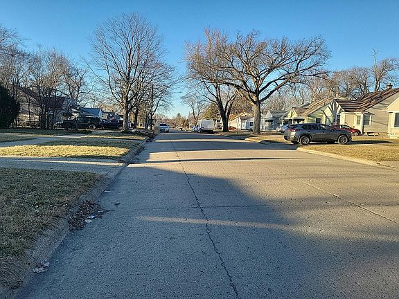 5th image of 15411 Strathmoor St