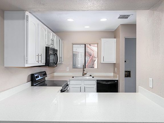 5th image of 11666 N 28th Dr Unit 109