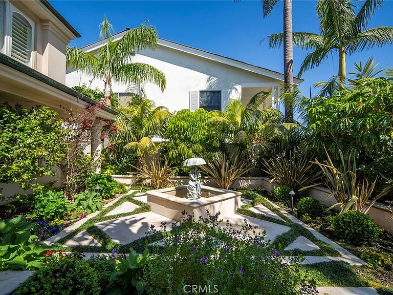 49 Cambria Dr — Photo 5