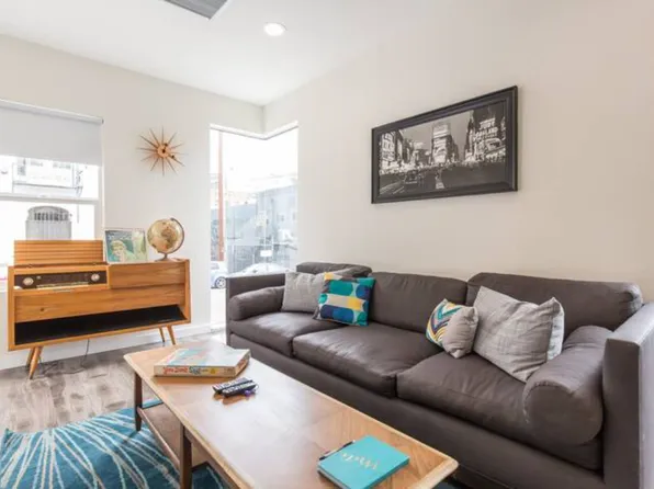 3210 Descanso Dr, Los Angeles, CA