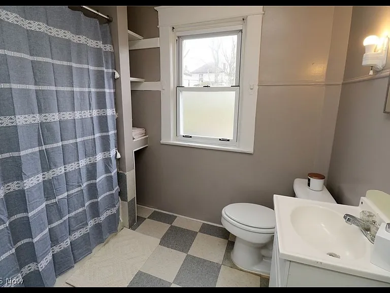 1342 Oregon Ave — Photo 22
