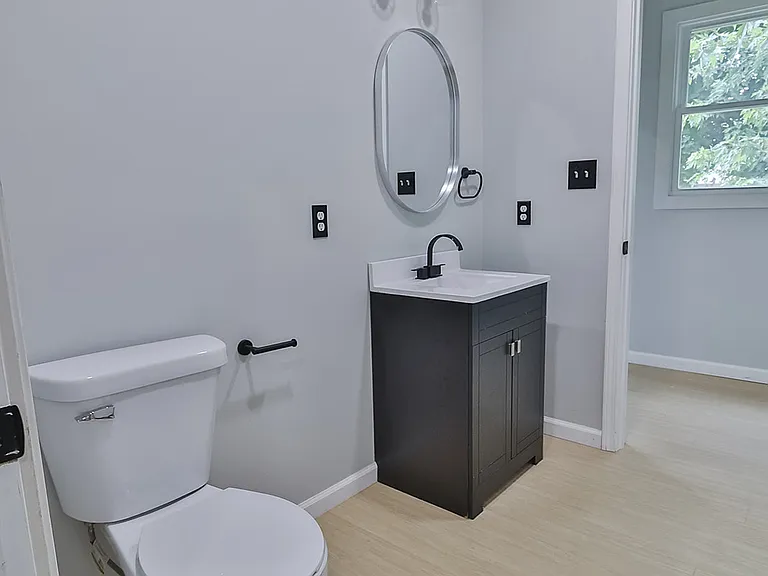 412 W Kibby St — Photo 36