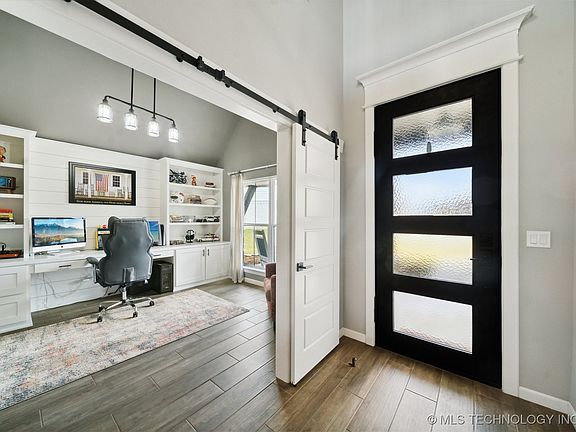 5th image of 8708 E Joliet St