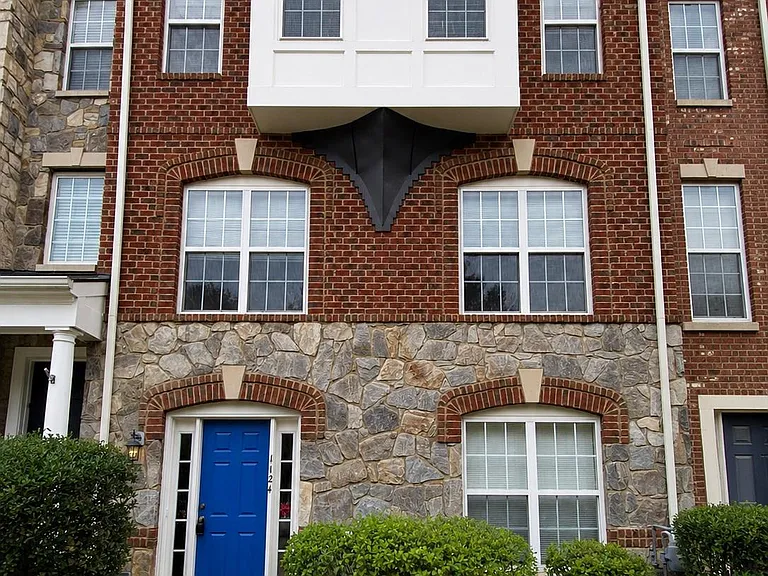 1124 Hampton St — Photo 1