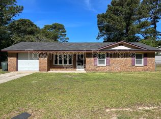 5675 Livingston Dr, Fayetteville, NC 28311