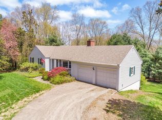 23 Wildwood Dr, Old Lyme, CT 06371