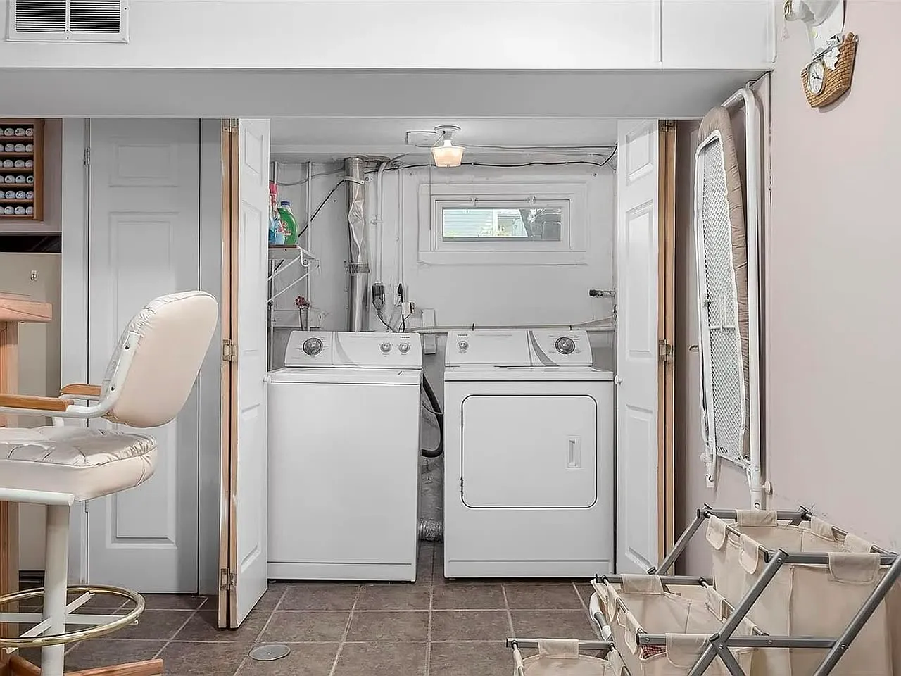 3 bed, 888 sqft, $1,560 — Photo 4