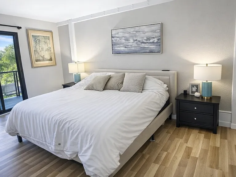 2537 Navarra Dr — Photo 3