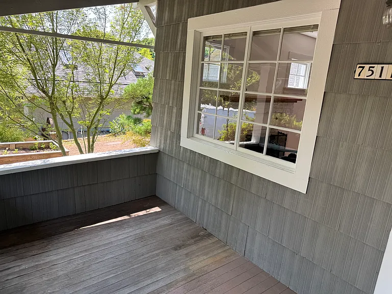 7511 SW 31st Ave — Photo 3