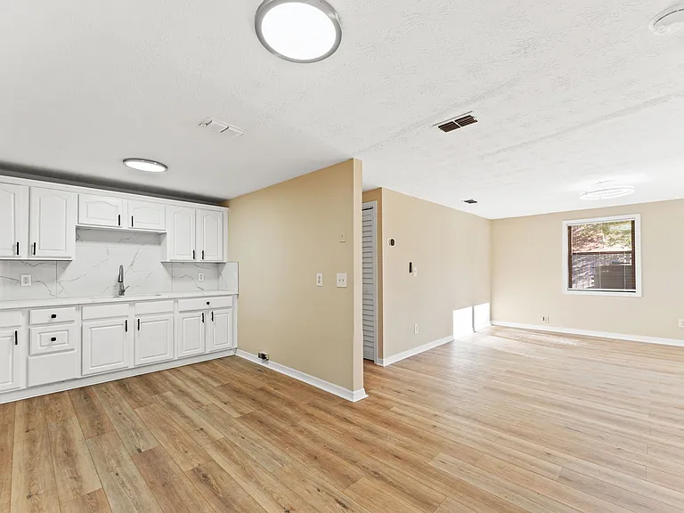 10172 Melanie Ave — Photo 6