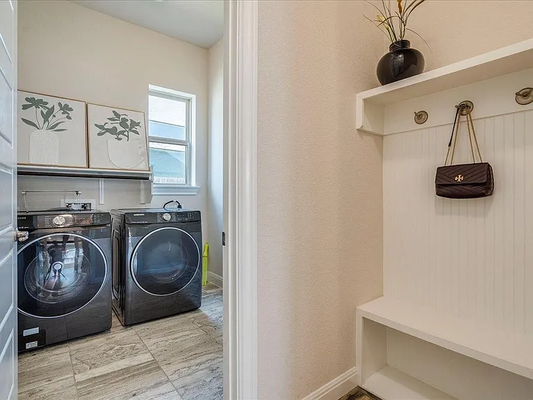 709 Kingston Pl — Photo 31