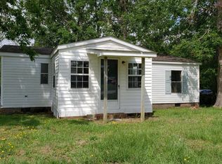 402 Cedar Ave, Hampstead, NC 28443