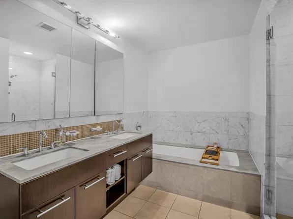 261 West 28th Street image 7 of 11