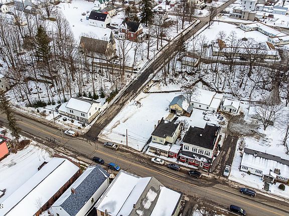 4th image of 104 Main Street