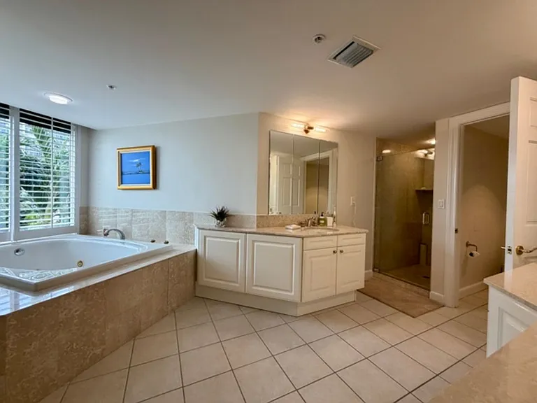 4021 Gulf Shore Blvd N #202 — Photo 17