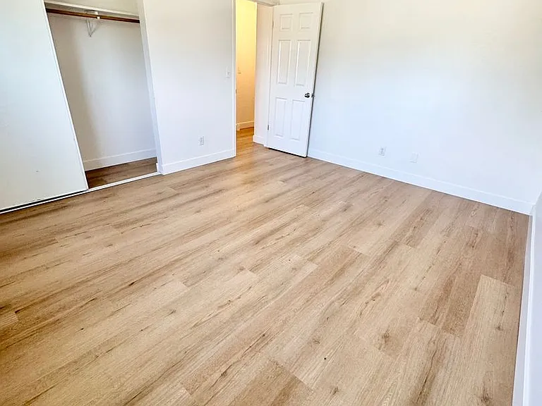 1797 Knox St — Photo 15