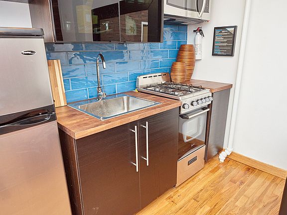5th image of 174 Elizabeth St #2A
