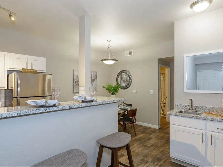 EASTLAND HILLS APARTMENTS — Photo 9