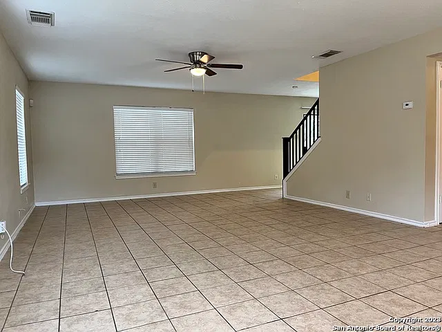 3 bed, 2.5 bath, 1698 sqft, $1,700 — Photo 3