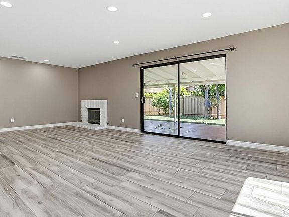 5th image of 1461 Ronda Pl
