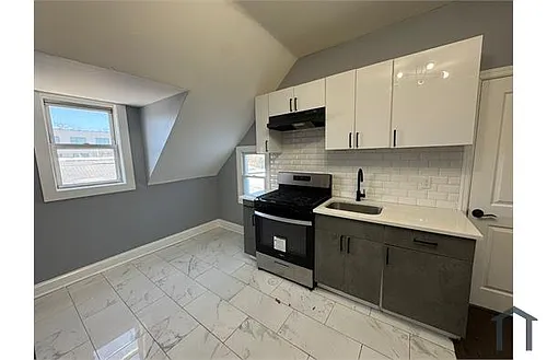 495 Clinton Ave #3 Photo 1