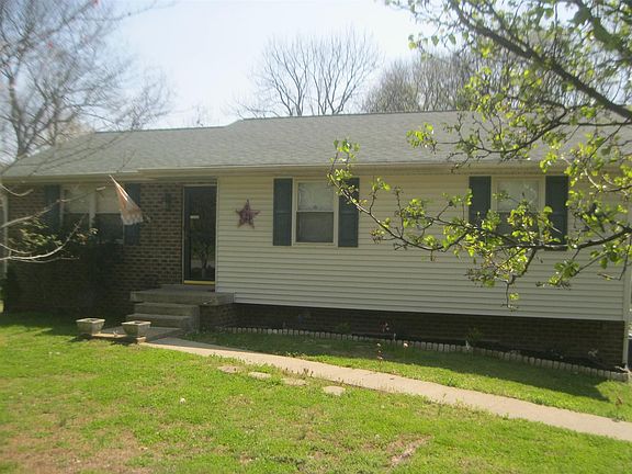 4th image of 240 Lookout Dr