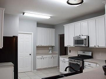 2nd image of 3227 Arroyo Bluff Ln