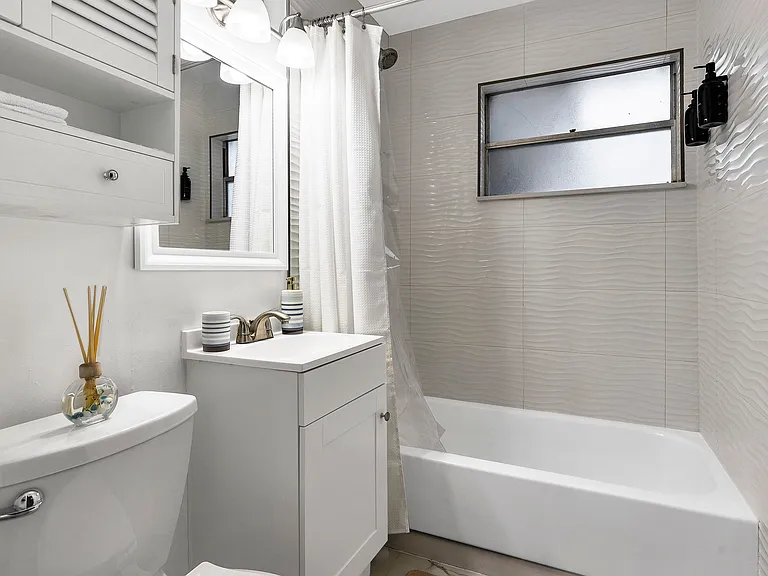 4430 W Wallace Ave — Photo 8