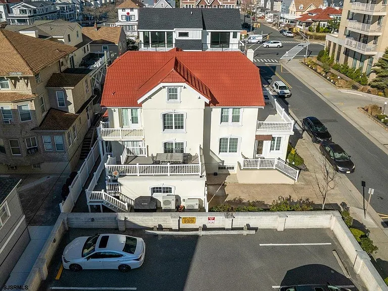 104 S Oakland Ave — Photo 47