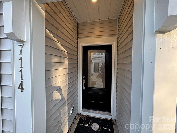 3rd image of 4632 Lakeview Rd #6