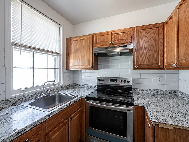 406 Paines Ave NW — Photo 1