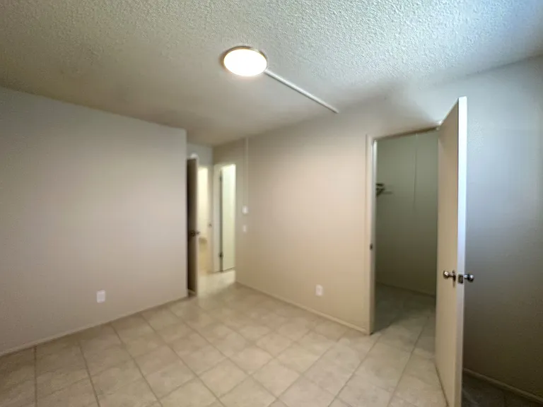630 N Van Buren St — Photo 11