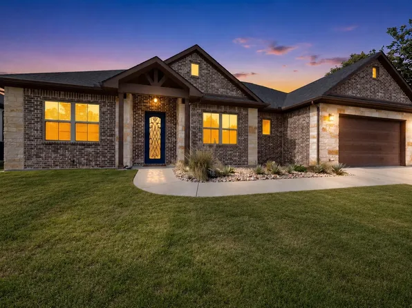 821 E 2nd St, Weatherford, TX 76086