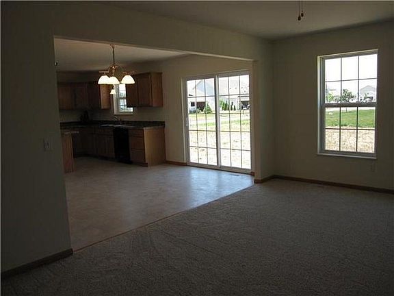3rd image of 1703 Wexford Dr