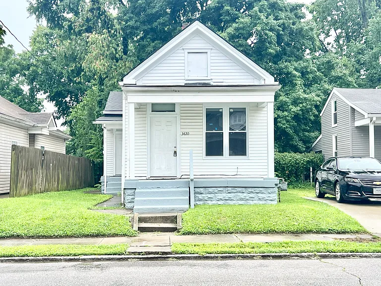3420 W Jefferson St — Photo 1
