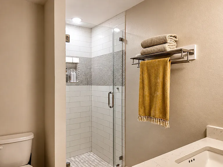 1417 S Henderson St — Photo 9