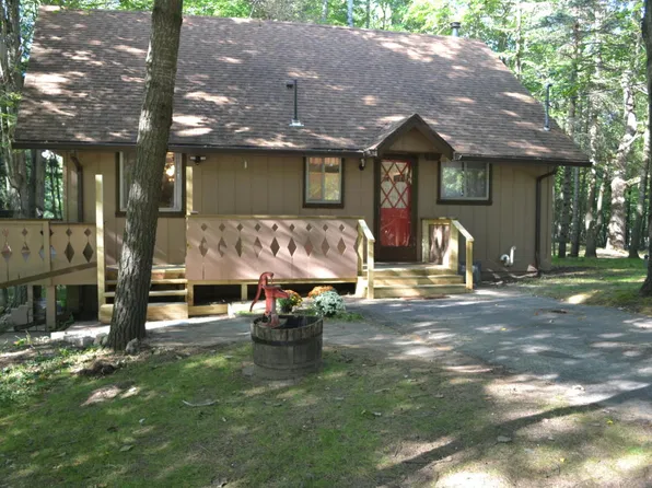 8104 Tanglewood Trl, Stanwood, MI 49346