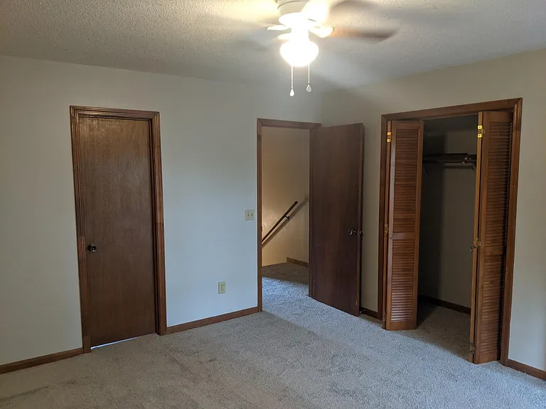 260 Edith Way — Photo 4