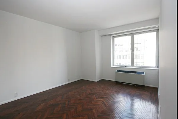 Rented by Corcoran | media 23