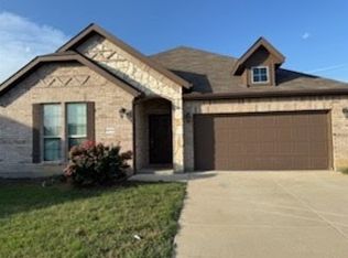1413 Raleigh Path Rd, Denton, TX 76208