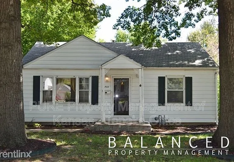 722 SW Vesper Ave — Photo 1