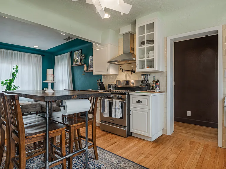 3021 Commercial St NE — Photo 23