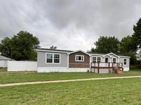 214 Colony Ave, Kinsley, KS 67547