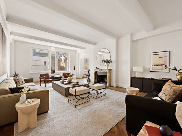 33 East 70th Street image 1 of 10