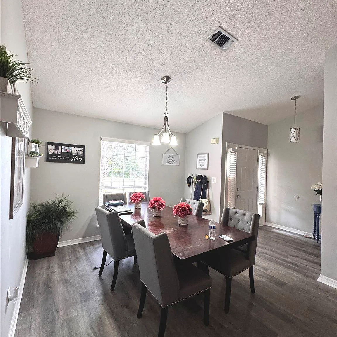 3 bed, 1650 sqft, $2,095 — Photo 4